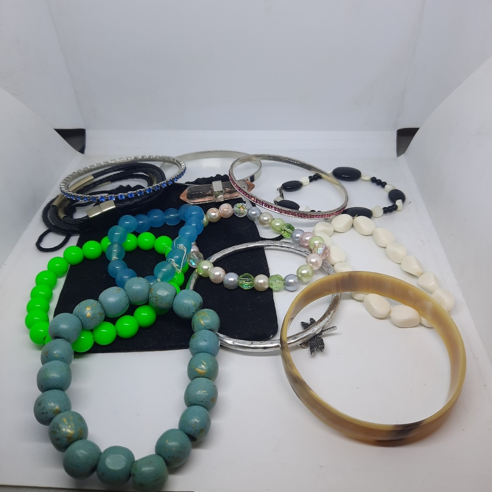 Braclets lot of 12